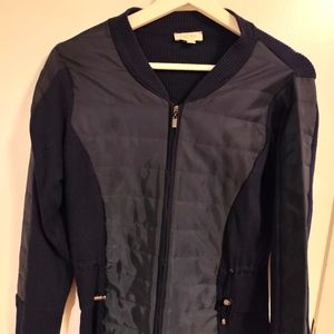 3/$30💜Lady's Sweater size Small Dark Blue